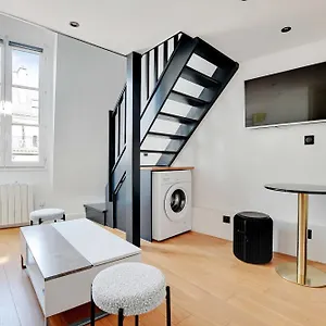 Charming With Ac -rue Des Archives- Le Marais Apartment