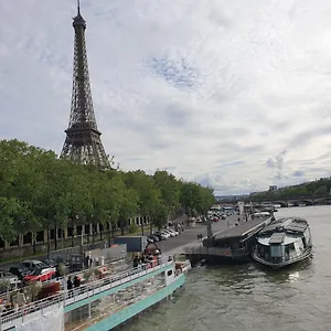 Eiffel Tower Trocadero Apartment